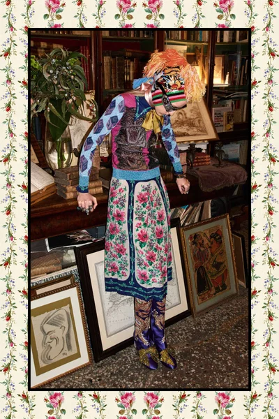 Look 10